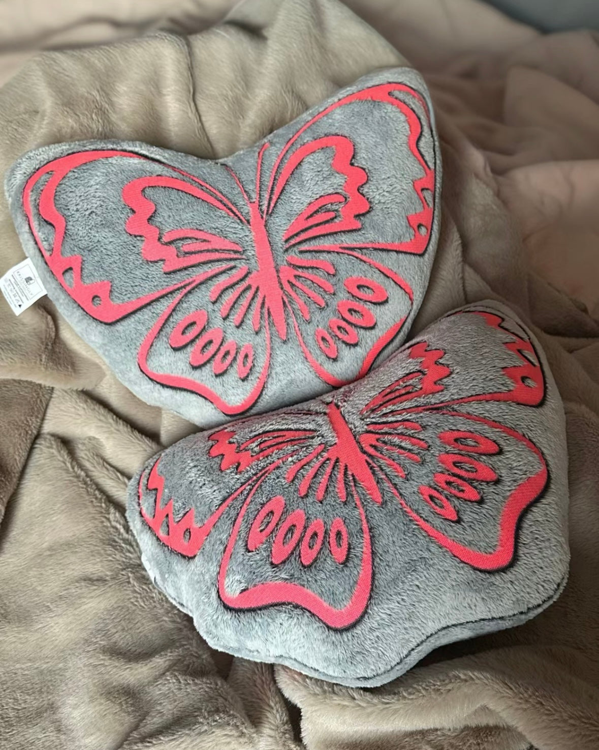 Glowing Butterfly Shaped Pillow - Luminescent Bedroom Decor, Soft Glow Cushion, Glow-in-the-Dark Decorative Accent